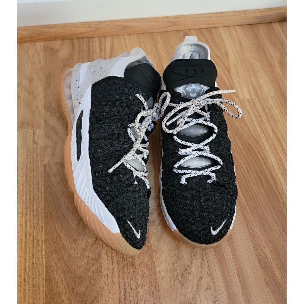 Nike LeBron XVIII GS Sneakers 6Y
